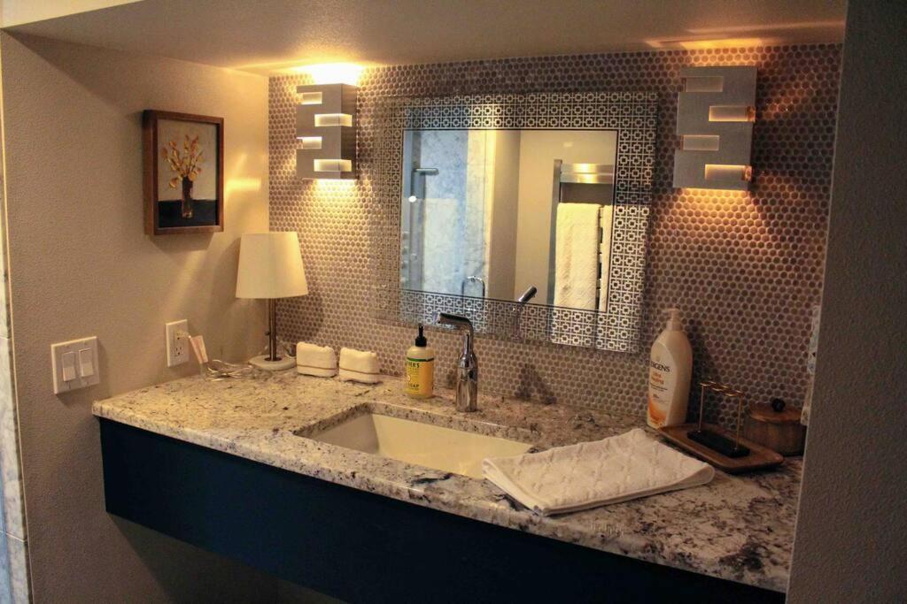 Ferienwohnung Heart Of Woodstock, 10 Min Walk To Reed, With Private Garage! Portland Exterior foto